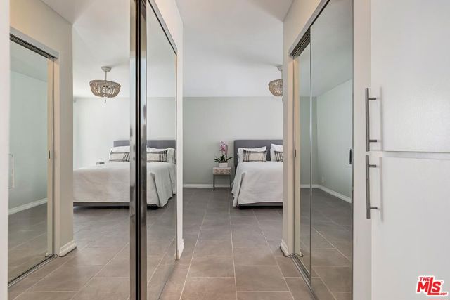 906 N Doheny Drive, West Hollywood CA: https://media.crmls.org/mediaz/7cb3e279-eef5-4ebb-9feb-22135d2adaff.jpg