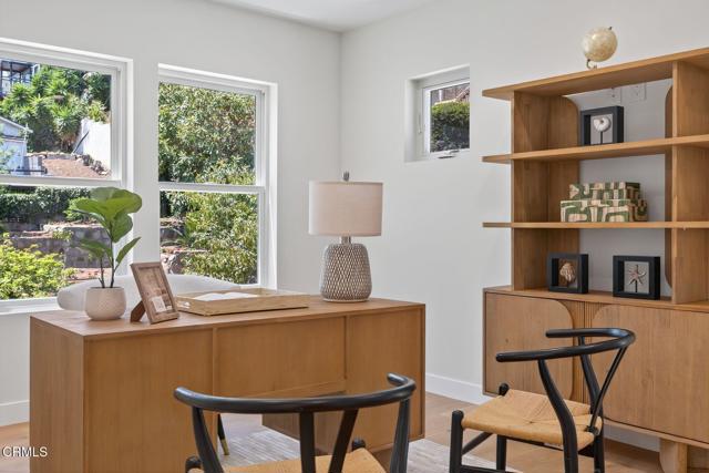 2407 Sunset Drive, Ventura CA: https://media.crmls.org/mediaz/7cb4f4fb-ec13-43f2-951e-a064e4d4609f.jpg