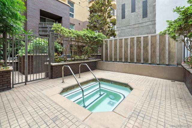 1225 Island Ave, San Diego CA: https://media.crmls.org/mediaz/7cb50683-f047-4d5f-8dce-441054ce5088.jpg