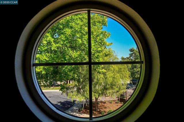 125 Coriander Ct, San Ramon CA: https://media.crmls.org/mediaz/7cb69344-8e92-47cc-a174-b871d2b1c058.jpg