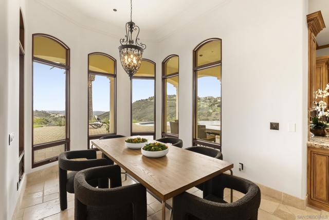 18233 Via Ambiente, Rancho Santa Fe CA: https://media.crmls.org/mediaz/7cb6d00b-25f4-4d6d-8874-79467cfcbbca.jpg