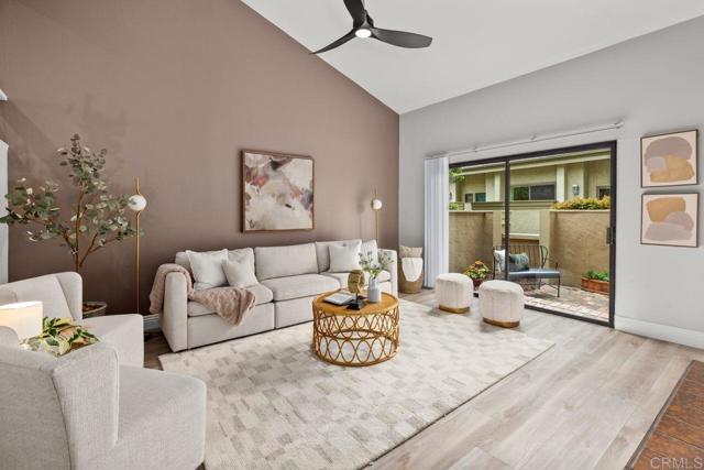 3330 Caminito Eastbluff, La Jolla CA: https://media.crmls.org/mediaz/7cb6d347-1c6b-49e5-9d8e-128cccc1284c.jpg