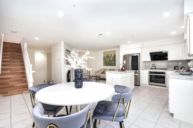 3111 White Riesling Place, San Jose CA: https://media.crmls.org/mediaz/7cb6ef0d-e060-493e-aac2-b2fb950b87ef.jpg