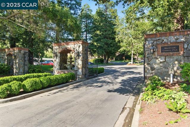3094 Deer Meadow, Danville CA: https://media.crmls.org/mediaz/7cb7265d-5b1c-41e5-ac0d-2086c8326530.jpg