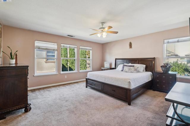 17351 Pheasant Downs Rd, Lathrop CA: https://media.crmls.org/mediaz/7cb7636a-5be7-44f9-aae4-09c65bba9350.jpg