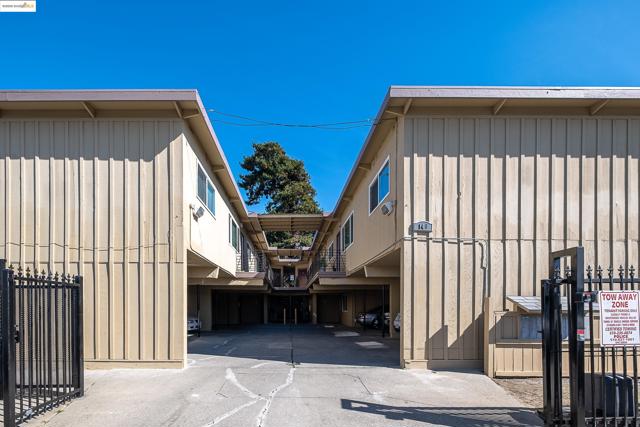 146 19Th St, Richmond CA: https://media.crmls.org/mediaz/7cb8629b-8925-4540-8f29-d333f5acd877.jpg