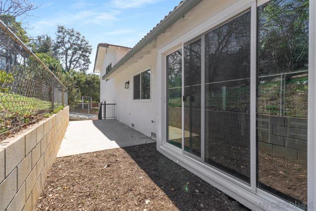1756 Alhudson Dr, Escondido CA: https://media.crmls.org/mediaz/7cb8708c-58cf-430a-ae44-da6fad9c7e19.jpg