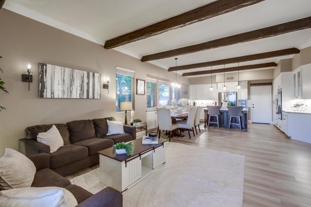 375 Camino Bailen, Escondido CA: https://media.crmls.org/mediaz/7cb8e1a6-ecb4-4475-8994-ee21aeca125c.jpg
