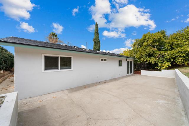Image 23 of 37 For 9065 Heatherdale St