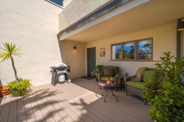 24826 Santa Fe Street, Carmel CA: https://media.crmls.org/mediaz/7cb98fda-df28-4d10-8483-8300cee27106.jpg