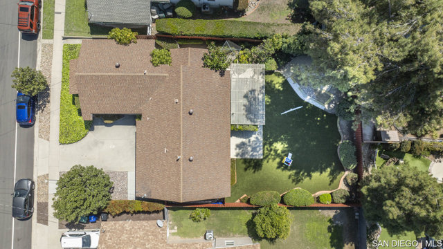 8365 Lake Adlon DR, San Diego CA: https://media.crmls.org/mediaz/7cba69b1-15e7-4975-9211-409203602333.jpg