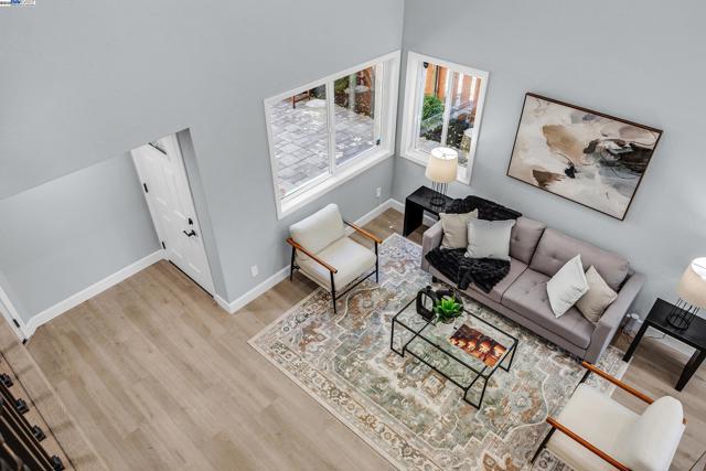 2236 Oakland Ave, Pleasanton CA: https://media.crmls.org/mediaz/7cbae844-bf50-42ae-a02c-f5f97dce815e.jpg