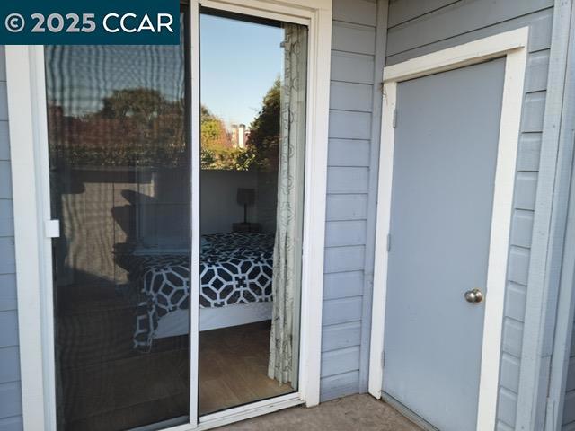 473 Cork Harbour Cir, Redwood City CA: https://media.crmls.org/mediaz/7cbb42e2-bf74-48f8-9a79-2715f37ef01e.jpg
