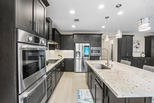 7066 Via Agave, San Diego CA: https://media.crmls.org/mediaz/7cbb7e4a-fe53-4b3e-85d1-38031a29ea81.jpg