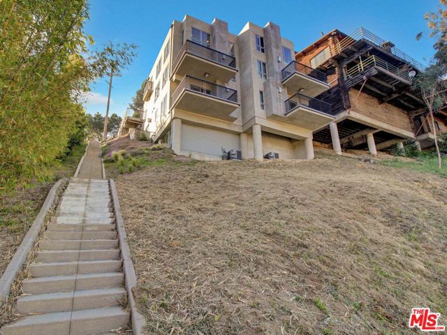 2612 Corralitas, Los Angeles CA: https://media.crmls.org/mediaz/7cbbd3d6-8819-4430-ba0a-11b0165b0618.jpg