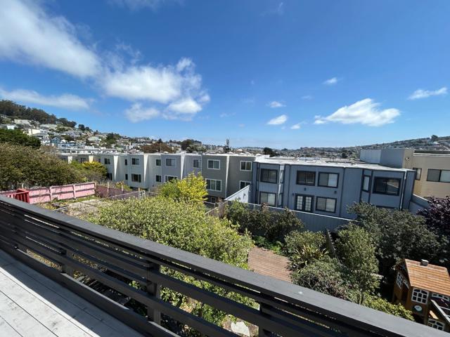 169 Brompton Avenue, San Francisco CA: https://media.crmls.org/mediaz/7cbc2344-6444-4d7d-a2c0-e36adb6ee878.jpg