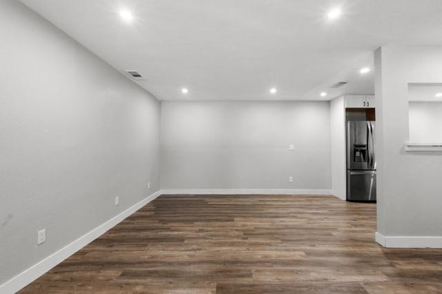 212 E Longview Avenue, Stockton CA: https://media.crmls.org/mediaz/7cbc3ab6-3f33-4be8-8834-a161a22da9d3.jpg