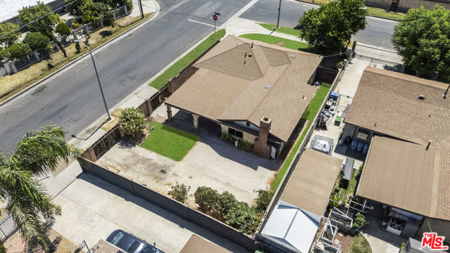 21001 Gault Street, Canoga Park CA: https://media.crmls.org/mediaz/7cbc4b99-b510-4989-9081-69f9b96dbc36.jpg