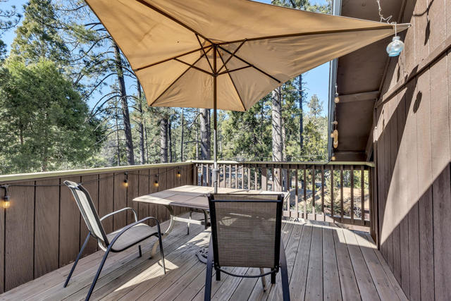 53340 Idyllbrook Drive, Idyllwild CA: https://media.crmls.org/mediaz/7cbd41f5-b052-4daa-b574-3896ea0c8665.jpg