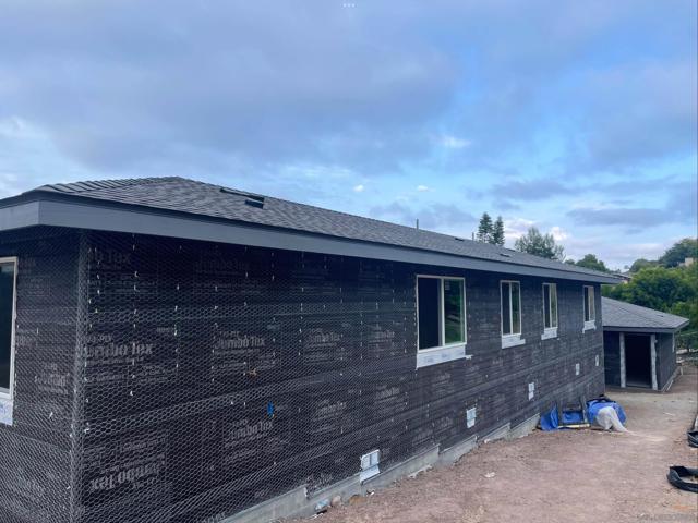 3335 37 S Barcelona St., Spring Valley CA: https://media.crmls.org/mediaz/7cbd6494-de53-4fc8-8875-ae7344ce20ae.jpg