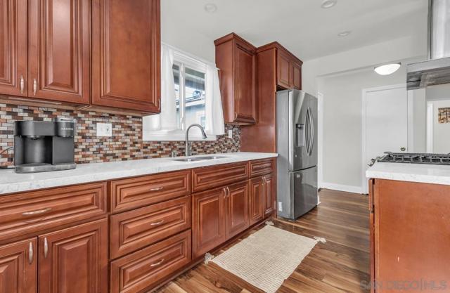 2801 Whitney Street, San Diego CA: https://media.crmls.org/mediaz/7cbdc4ca-b4d8-4d09-a1d6-0fe0b5c47bba.jpg