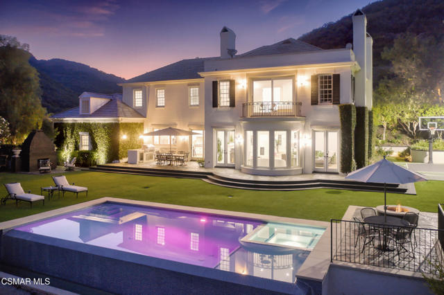 508 W Stafford Road, Thousand Oaks CA: https://media.crmls.org/mediaz/7cbe2281-47c4-492d-93e1-a750bd429395.jpg
