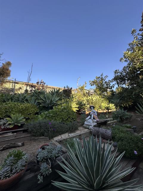 Detail Gallery Image 28 of 39 For 2430 Sunflower Ter, Vista,  CA 92083 - 3 Beds | 2 Baths