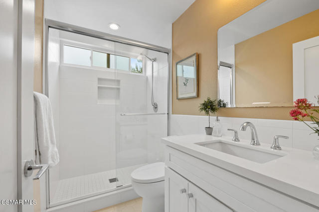 464 W Avenida De Las Flores, Thousand Oaks CA: https://media.crmls.org/mediaz/7cbea4bd-df2c-4c0e-a105-872516112c86.jpg