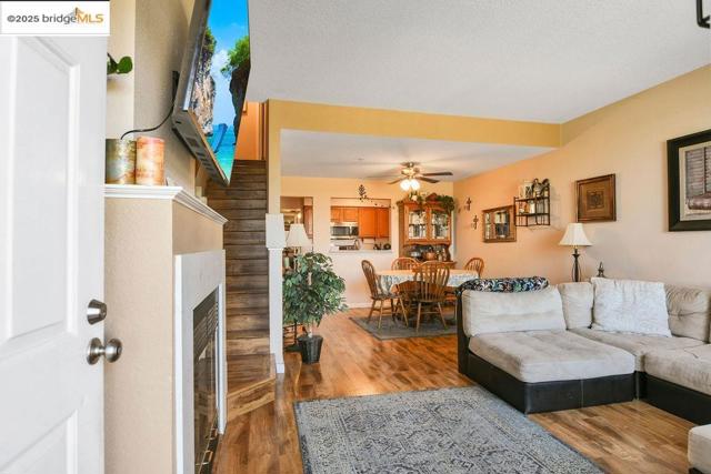 3511 Wells Road, Oakley CA: https://media.crmls.org/mediaz/7cbedb18-2da7-4397-9de7-70e8feac0e4d.jpg