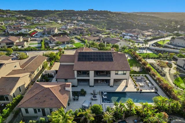 8416 Hidden Cove Way, San Diego CA: https://media.crmls.org/mediaz/7cbf039f-e23d-42e8-943d-109507af5add.jpg