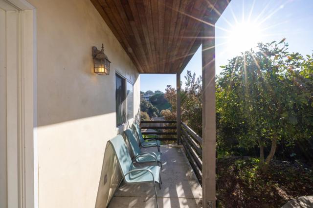 810 Altura Place, Del Rey Oaks CA: https://media.crmls.org/mediaz/7cbf2502-e1f4-4b3e-a658-03731392f4e0.jpg