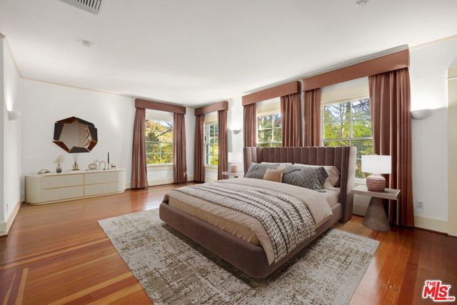 2003 La Brea Terrace, Los Angeles CA: https://media.crmls.org/mediaz/7cc0c308-17fa-41ce-8c76-bf09331209ee.jpg