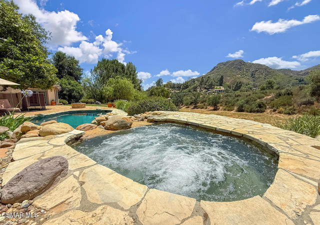 2317 Sierra Creek Road, Agoura Hills CA: https://media.crmls.org/mediaz/7cc0c8c8-f1b9-48ca-9461-1019234a7da1.jpg