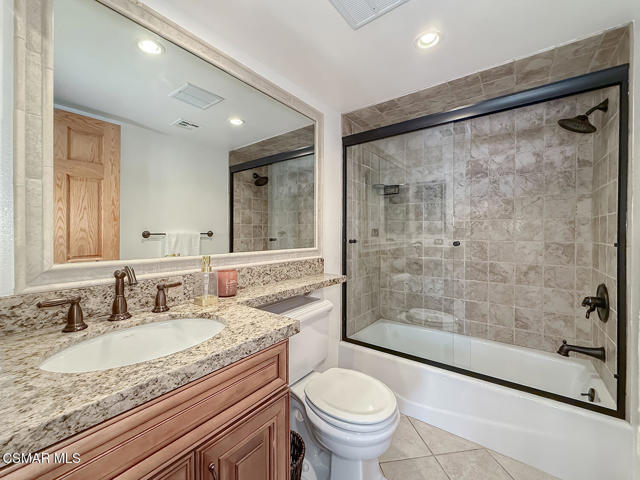16030 Moorpark Street, Encino CA: https://media.crmls.org/mediaz/7cc0d186-4684-4e07-a104-1435b686e38c.jpg