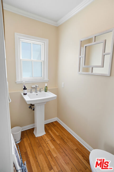 1816 Rosita Drive, Glendale CA: https://media.crmls.org/mediaz/7cc0ecb8-0e41-4140-8f20-0e3a55ac4b95.jpg