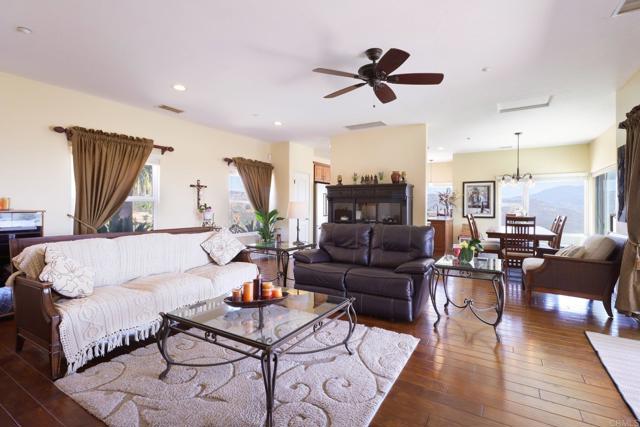 944 Rainbow Crest Road, Fallbrook CA: https://media.crmls.org/mediaz/7cc178e8-4223-4d13-a33a-a92c6b87e287.jpg