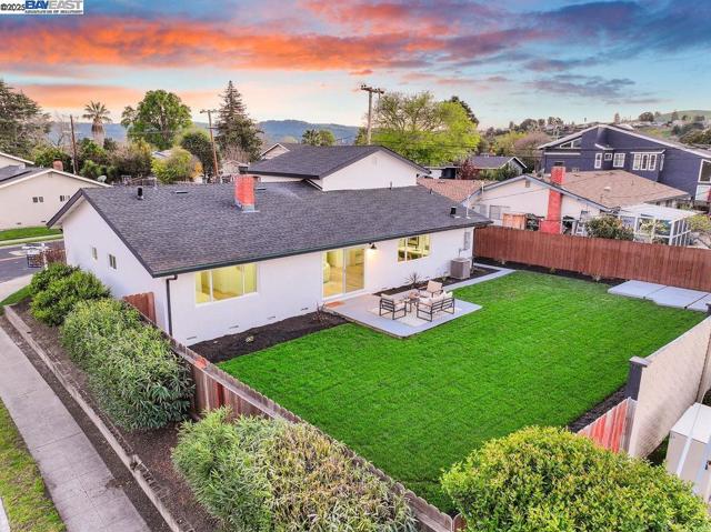 8794 Wicklow Ln, Dublin CA: https://media.crmls.org/mediaz/7cc1c1b0-b3e4-4603-a7fc-97bc6012d522.jpg