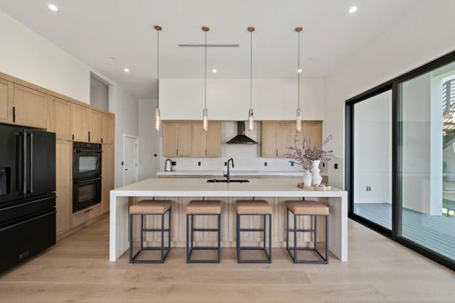 326 S Henry Avenue, San Jose CA: https://media.crmls.org/mediaz/7cc1da3c-f461-4f83-b5b0-535afc58aab8.jpg