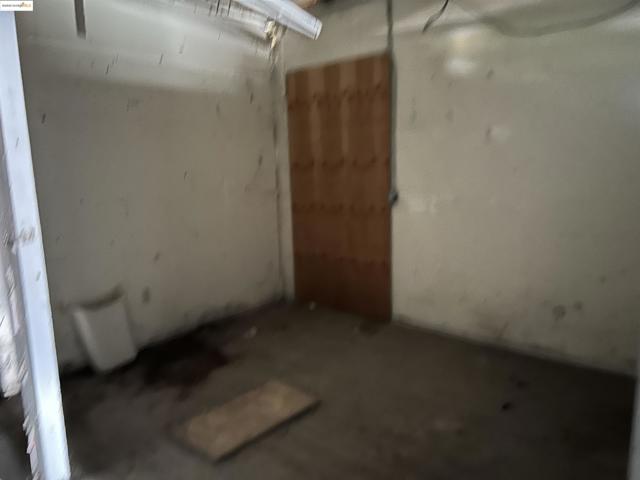 39 Main St, Isleton CA: https://media.crmls.org/mediaz/7cc2c4a2-bb35-4751-91cf-773a4927e0a1.jpg