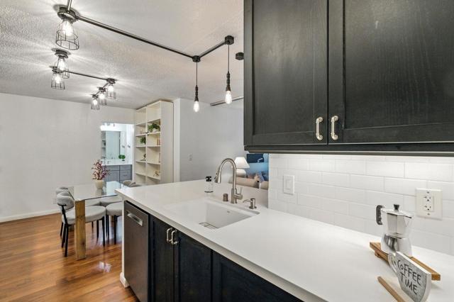 381 Half Moon Lane, Daly City CA: https://media.crmls.org/mediaz/7cc2e238-081b-4262-bdb8-6367d370bacd.jpg