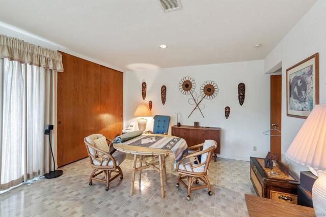 12982 Polvera Ct, San Diego CA: https://media.crmls.org/mediaz/7cc2fec9-89df-4224-9a1f-2b5d9577bd9a.jpg