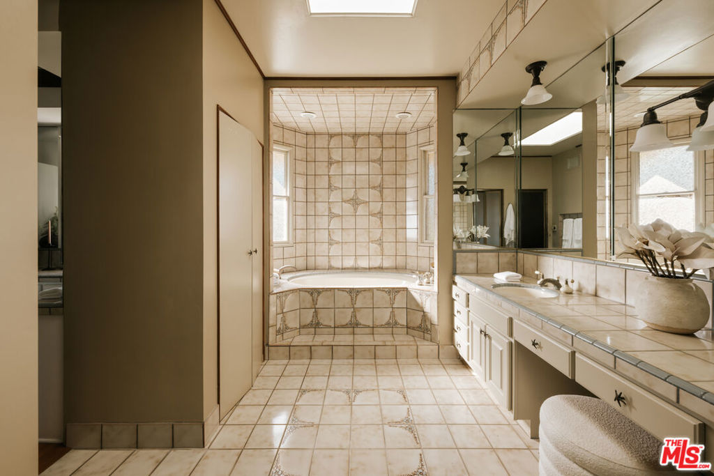 MLS #26987995 image #16
