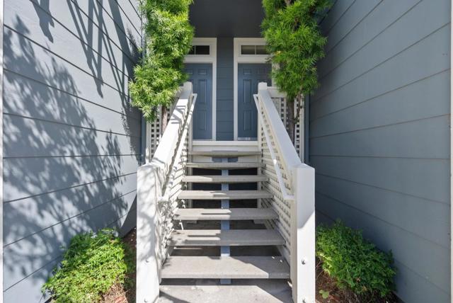 1115 Outrigger Lane, Foster City CA: https://media.crmls.org/mediaz/7cc49e25-172f-43a5-a8b4-6b5a5d51b6ea.jpg