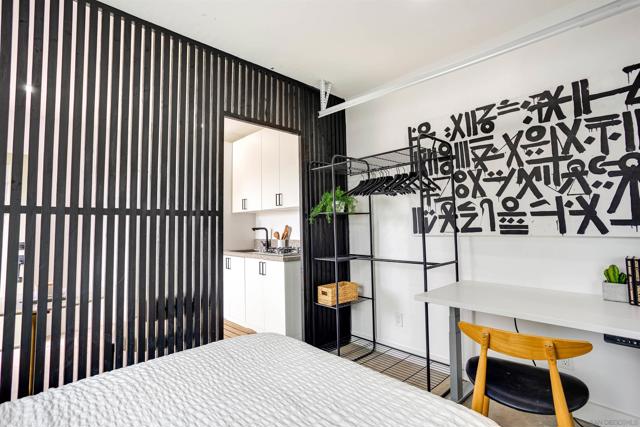 3831 Franklin Ave, San Diego CA: https://media.crmls.org/mediaz/7cc590d7-2136-4b6d-a3ff-3d9e25c823a8.jpg