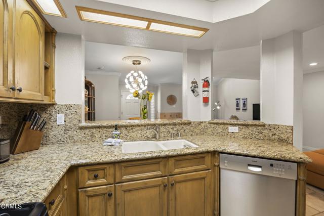 Detail Gallery Image 14 of 44 For 260 Camino Toluca, Camarillo,  CA 93010 - 3 Beds | 2 Baths