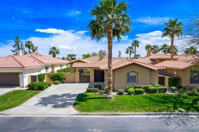 80305 Cedar, La Quinta CA: https://media.crmls.org/mediaz/7cc5c0e2-0a6d-4364-a1c2-9ea1da109c4f.jpg
