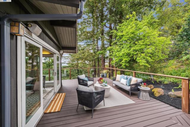 589 TAHOS ROAD, Orinda CA: https://media.crmls.org/mediaz/7cc6773b-824d-4bc0-a191-a1b65780cbc2.jpg