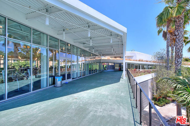13020 Pacific, Playa Vista CA: https://media.crmls.org/mediaz/7cc6d22d-83bb-41f7-adcf-262cb763df07.jpg
