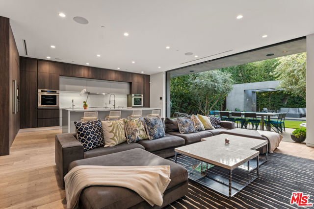 Image 15 of 44 For 607 Alta Vista Boulevard