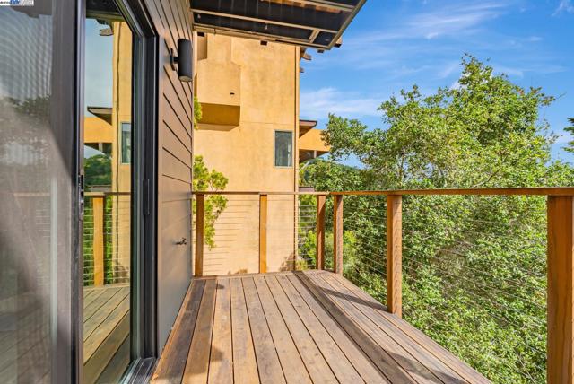 1106 Besito Ave, Berkeley CA: https://media.crmls.org/mediaz/7cc72e24-aa76-417d-9804-8879f2573b95.jpg